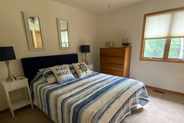 Main bedroom with queen bed