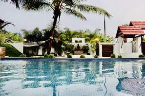 Outdoor pool - Beautiful villa w/Private swimming pool — 15 min from the beach! (Nemeli)