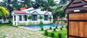 Beautiful villa w/Private swimming pool — 15 min from the beach!