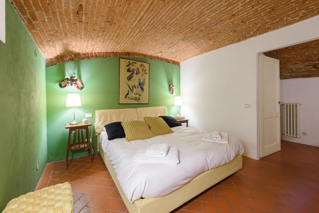 1 bedroom, desk, iron/ironing board, WiFi