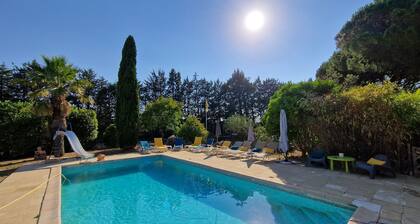 Mas Provencal with swimming pool, Jacuzzi and wooded grounds
