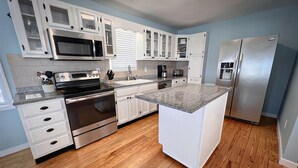 Unclassified image, 3 of 34, button - Land's End Retreat by Sea Scape Properties (Carolina Beach)