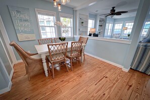 Hus, 3 soverom | Spiseområde på rommet