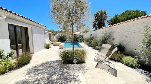 Magnifique villa avec piscine chauffée et parking