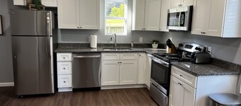 Conveniently Located Private Guesthouse in Wears Valley - No Cleaning Fees!