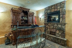 Interior - KING SUITE in Mansion Near Beach Monterey Carmel (Salinas)