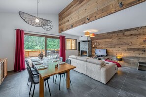 TV, fireplace - New 72m² flat for up to 6 people (CHATEL)