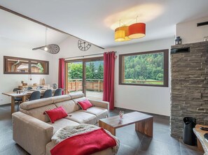TV, fireplace - New 72m² flat for up to 6 people (CHATEL)