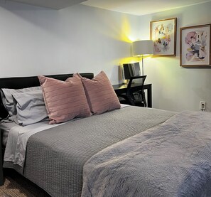 1 bedroom, desk, iron/ironing board, free WiFi