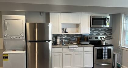 THE PERFECT STUDIO w/ washer and dryer