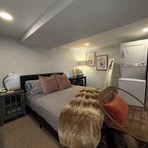 Unclassified image, 4 of 10, button - STUDIO apt.  nightly or monthly stays with washer, dryer, work space and WiFi (Philadelphia)