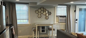 STUDIO apt. nightly or monthly stays with washer, dryer, work space and WiFi