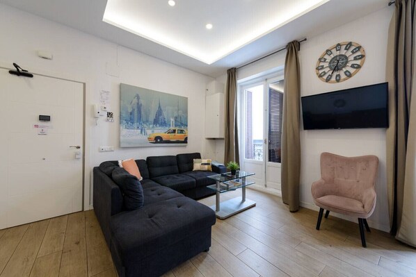 Unclassified image, 1 of 45, button