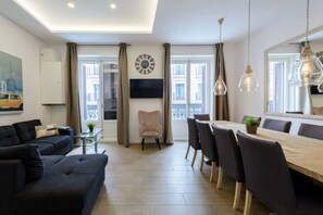 Unclassified image, 3 of 45, button