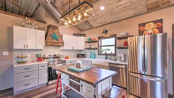 Cookware/dishes/utensils