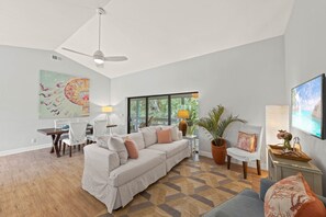 TV - Honu Dream luxurious retreat near the beach! NEW! (Sanibel)