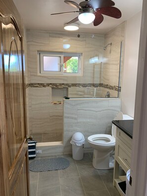 Dusche, Handtücher, Seife