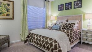 2 bedrooms, WiFi - Cute Downtown Condo (Sandusky)