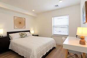 1 bedroom, desk, iron/ironing board, free WiFi