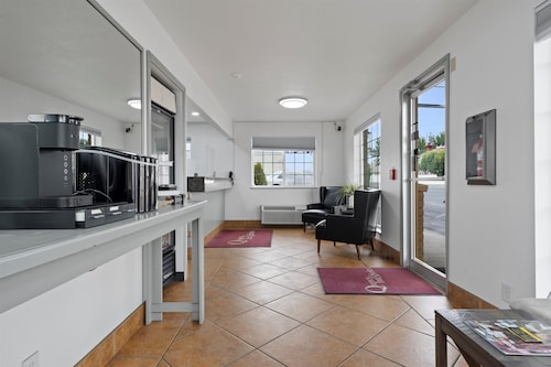 Quincy INN and Suites