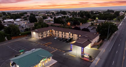 Quincy INN and Suites