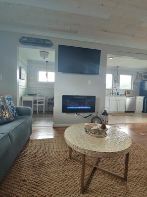 Smart TV, fireplace - Beach Cottage, in Grandy, on the Currituck Sound in Outer Banks Mainland (Grandy)