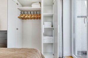 2 soverom, strykejern/-brett, wi-fi og sengetøy