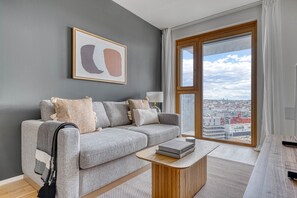 TV, stereo - Ideal Favoriten 1BR w/ Gym, Lounge & Elevator nr Metro, by Blueground (Vienna)