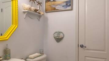 Combined shower/bathtub, hair dryer, towels, soap