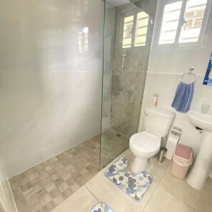 Een bad, een bidet