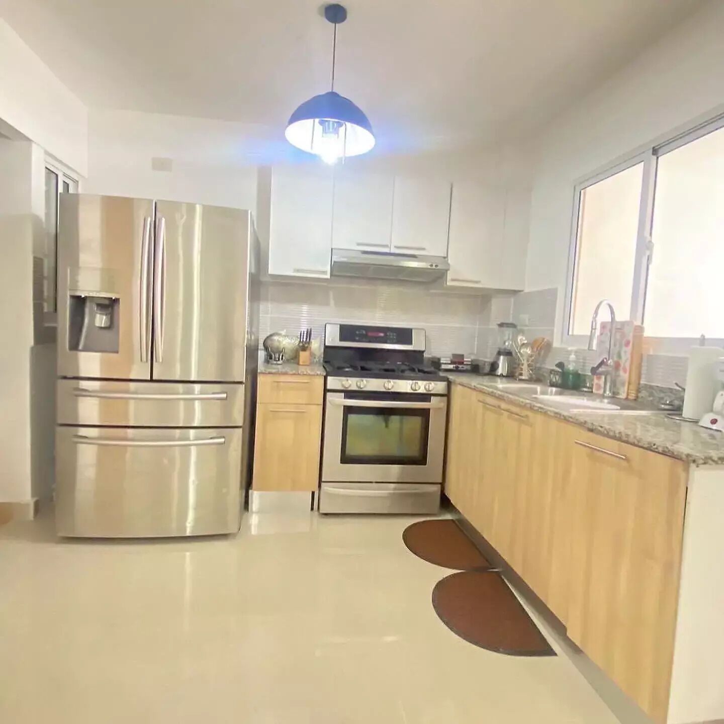 Horno, cafetera y tetera, tetera eléctrica y tostadora 