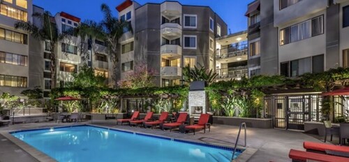 Lovely two bedroom with pool