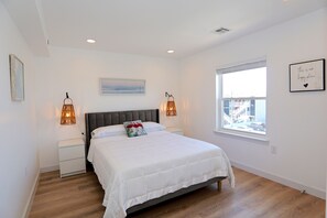4 bedrooms, desk, iron/ironing board, free WiFi