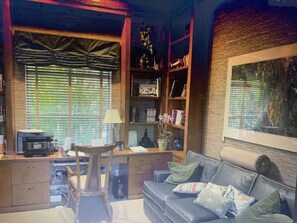 TV - A house to vibe in (Boca Raton)