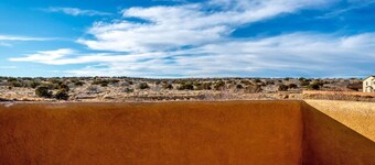 O'Keeffe Paints, XL room with lock for Balloon Fiesta!