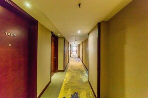 Unclassified image, 3 of 38, button - RONGDE (Hohhot Drum Tower, Jiangjun Yashu Metro Station) (Hohhot)
