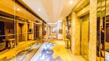 المنشأة من الداخل