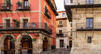 Housingleón Main Square Suites