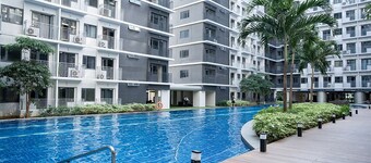 1 BR Fully Furnished Condo across MOA with Pool and Parking - Shore3 Unit 1144