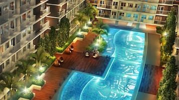 Outdoor pool, a heated pool