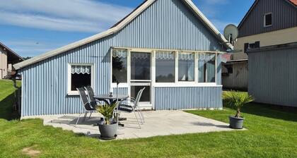 Apartment 'Kleiner Spatz' with Terrace, Shared Garden & Wi-Fi