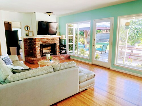 Midtown Ventura Family & Pet Friendly Cottage