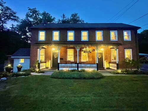 Sophisticated Retreat near Hershey Park!