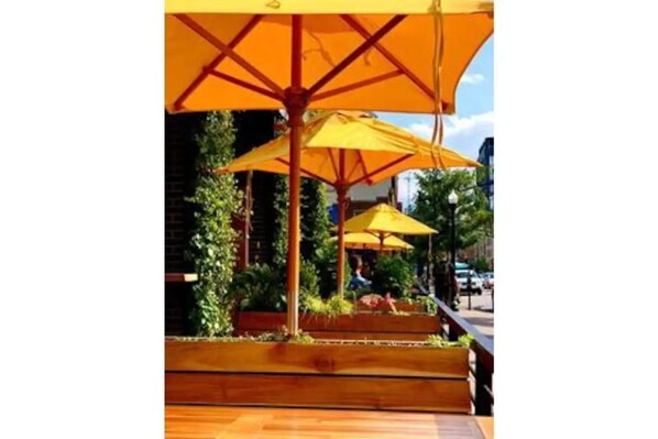 المنطقة المحيطة بالمنشأة