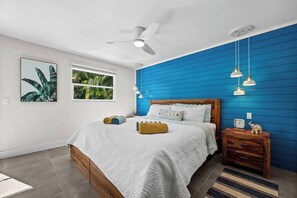 3 chambres, bureau, fer et planche à repasser, lit parapluie