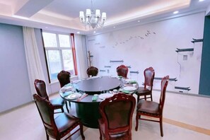 تناول الطعام