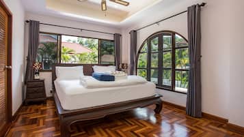 3 bedrooms, desk, travel cot, free WiFi