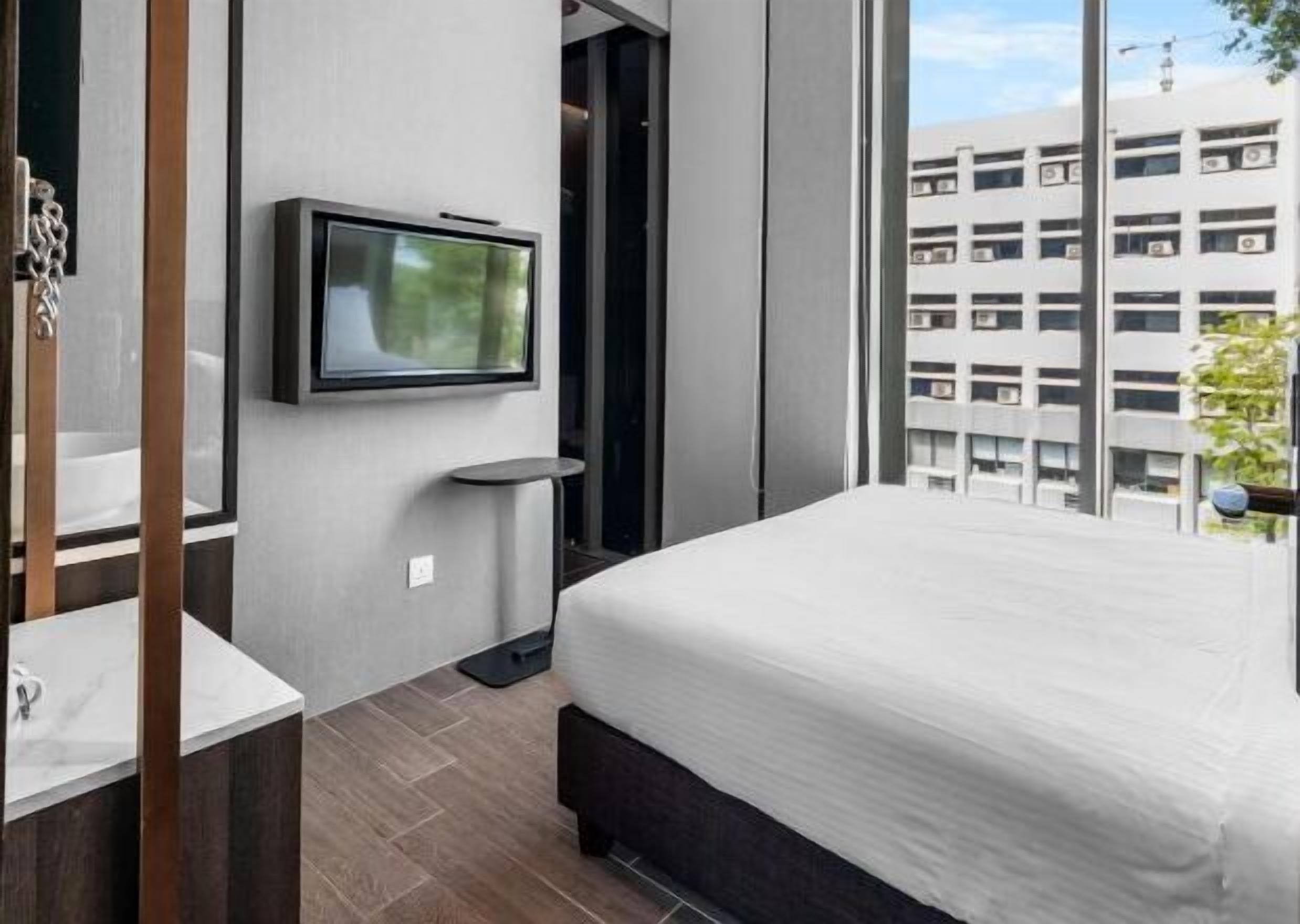 Caja fuerte, mobiliario individual, wifi gratis y ropa de cama