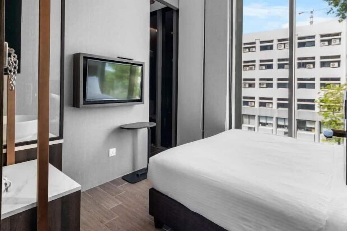 In-room safe, free WiFi, individually furnished, bed sheets