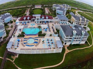 Exterior - Pointe West 4 Bed 4 Bath Luxury Home (Galveston)